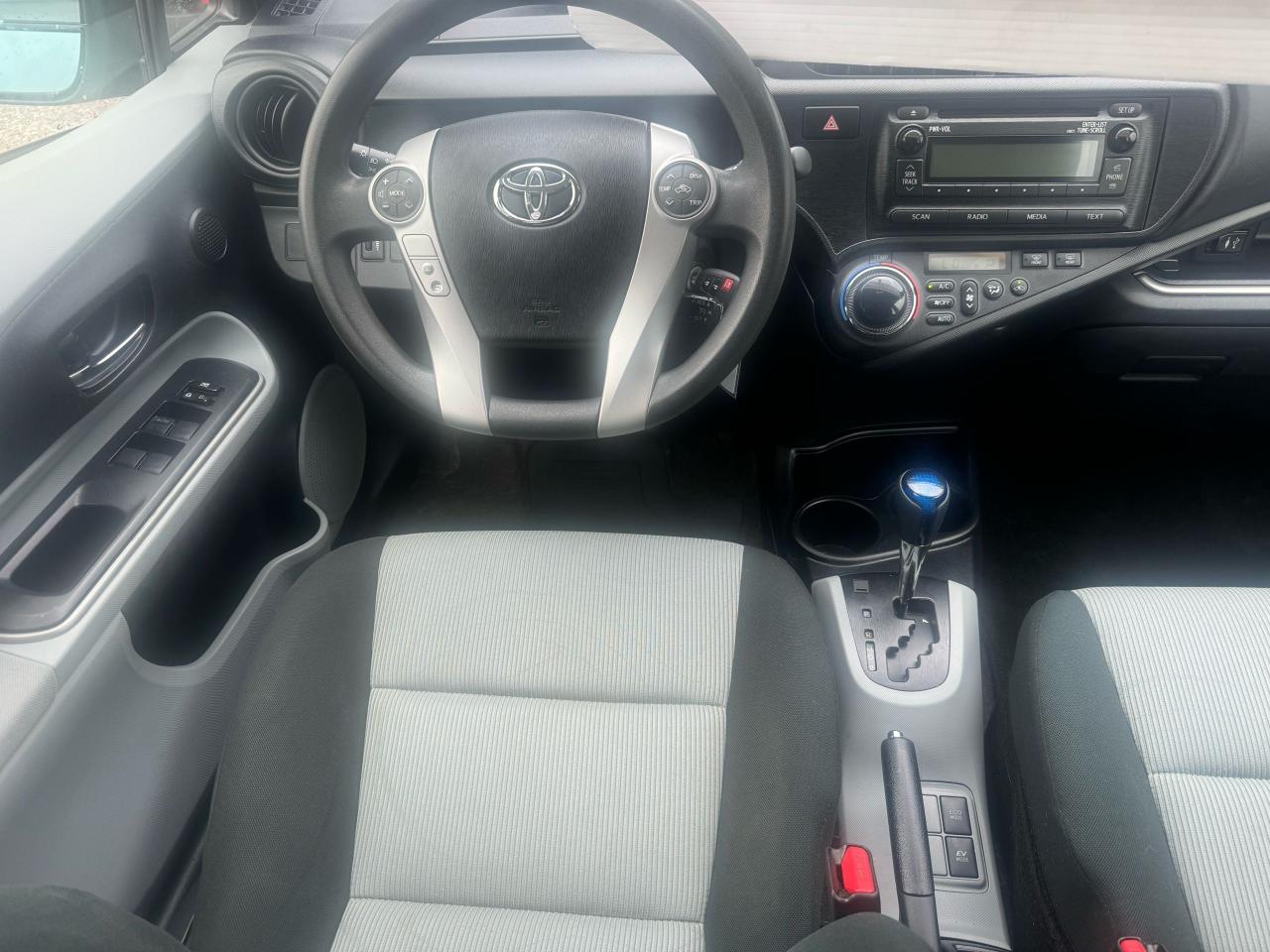 2014 Toyota Prius c Four - Photo #10