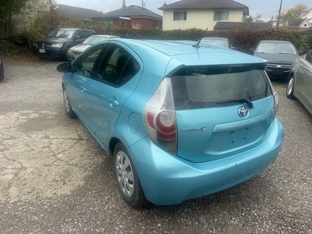2014 Toyota Prius c Four Photo4