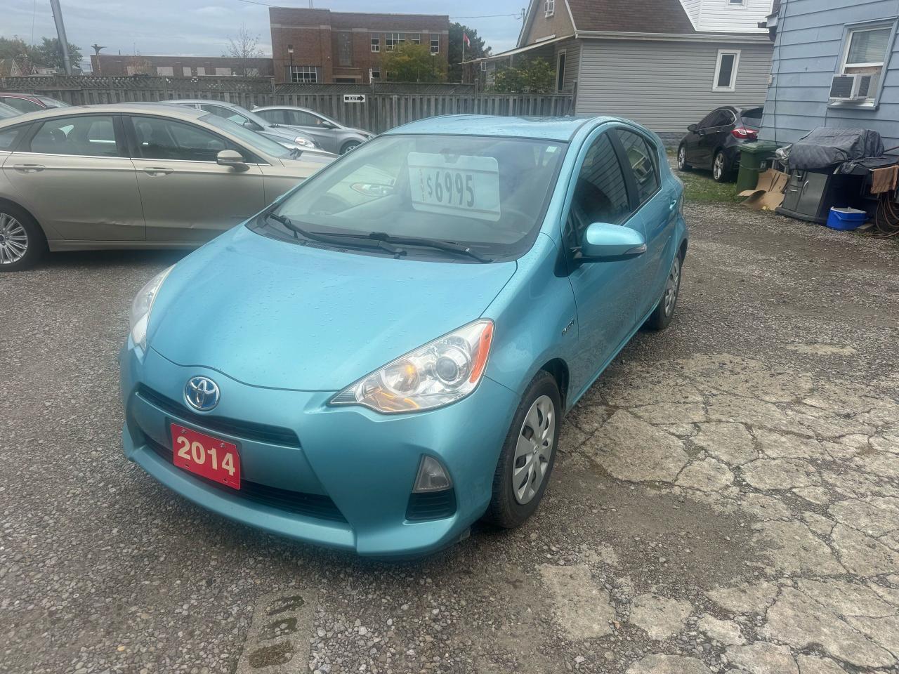 2014 Toyota Prius c Four - Photo #6