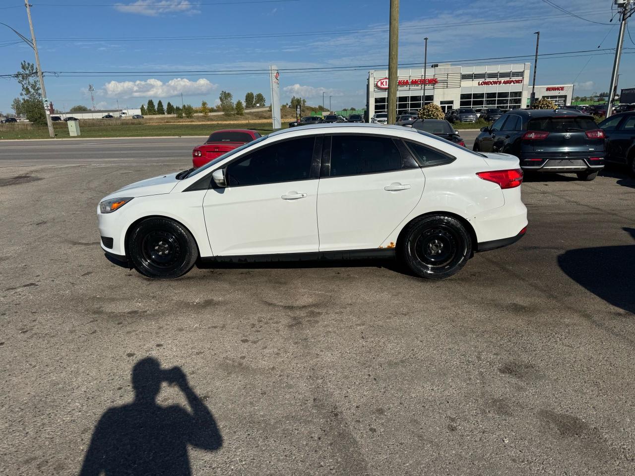 2016 Ford Focus SE, WELL MAINTAINED, ONLY 114KMS, CERTIFIED - Photo #2