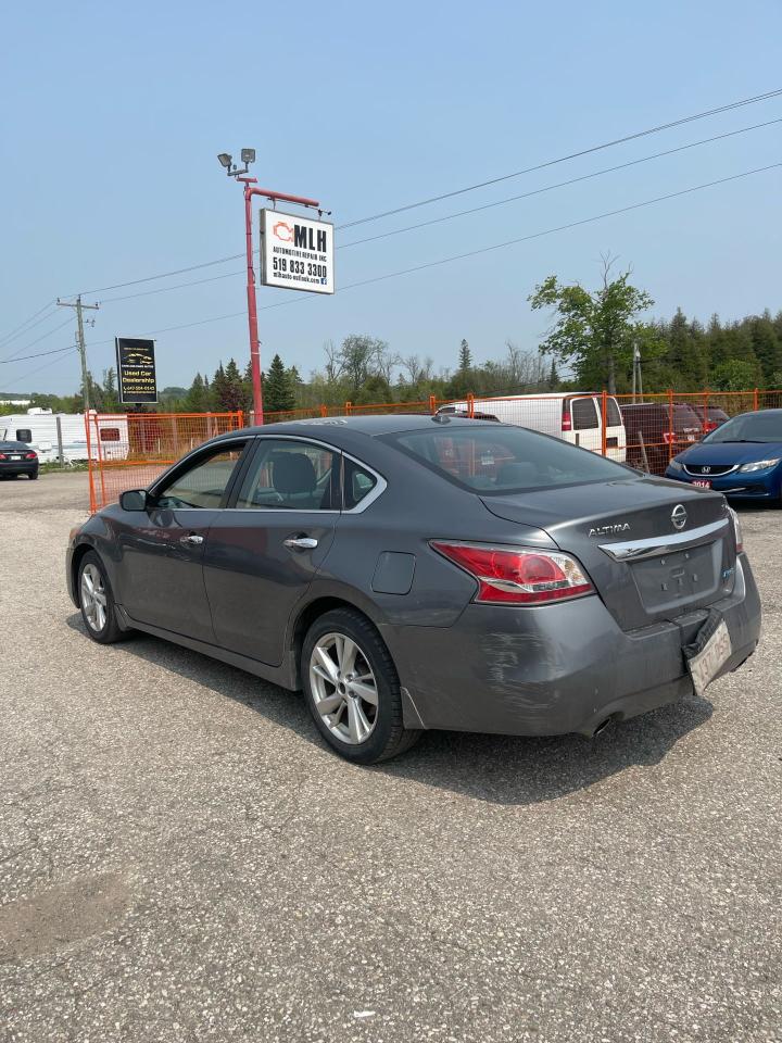 2015 Nissan Altima 2.5 SV - Photo #4