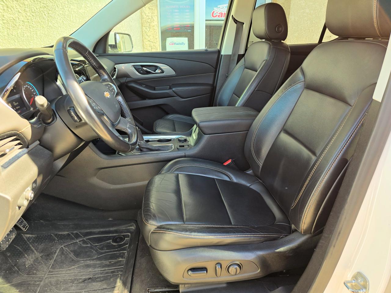 2020 Chevrolet Traverse 3LT Leather 2 Sunroofs No Accidents - Photo #4