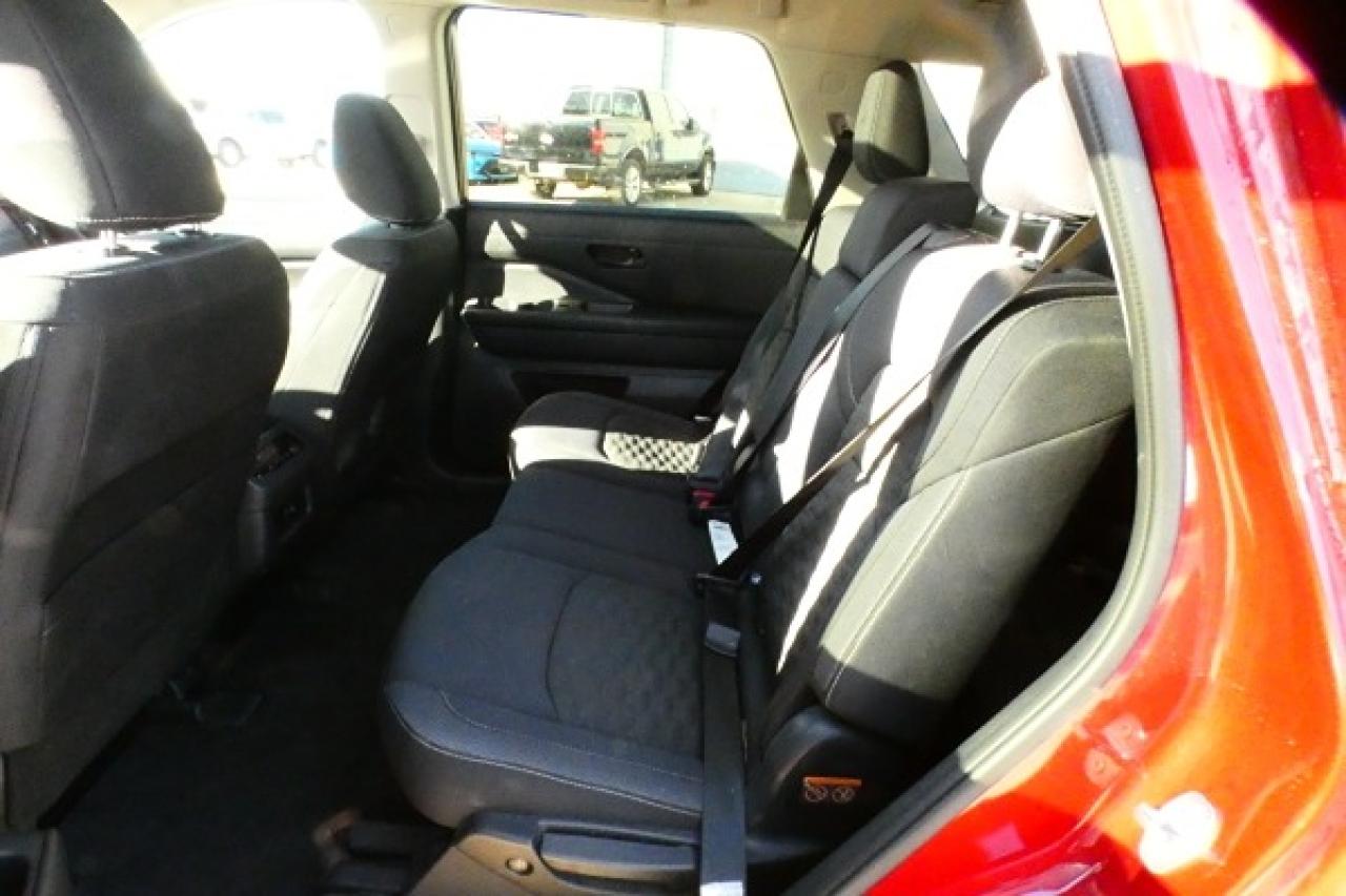 2024 Nissan Pathfinder SV 4WD w/Htd cloth, pano S/R, BUC - Photo #10