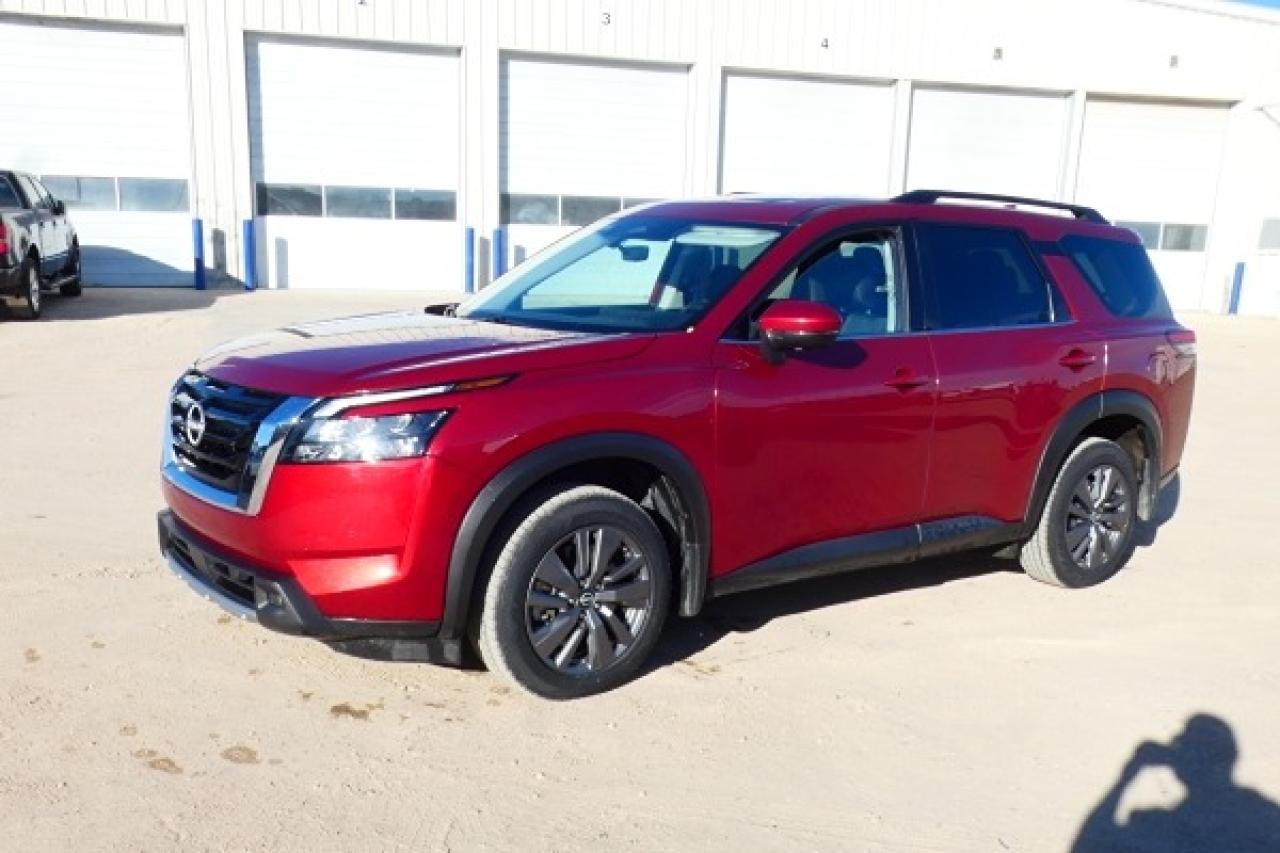 2024 Nissan Pathfinder SV 4WD w/Htd cloth, pano S/R, BUC - Photo #2