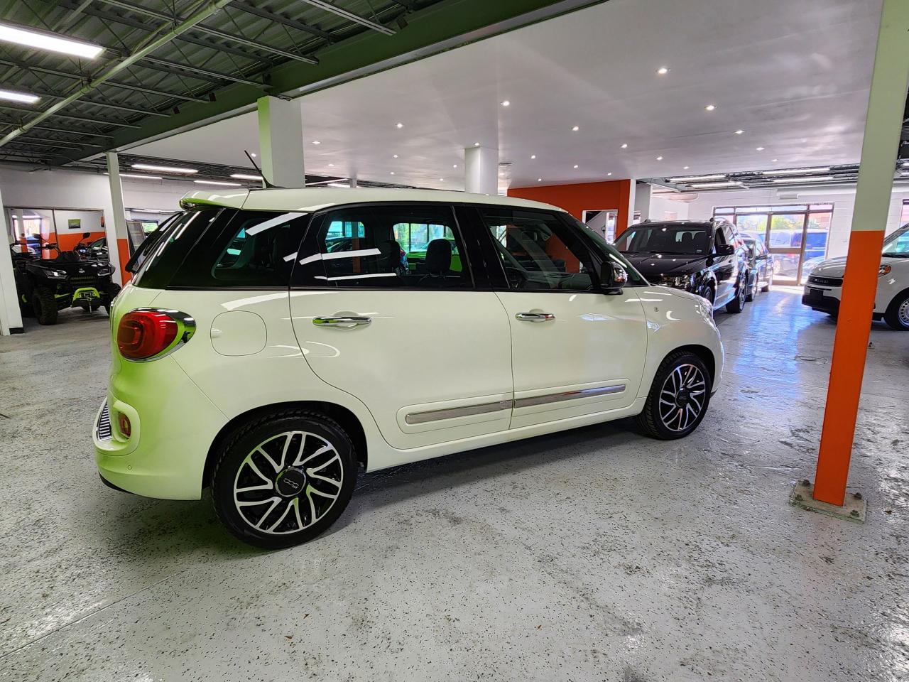 2014 Fiat 500L Lounge Sunroof Leather Rear Cam Heated Seats - Photo #8