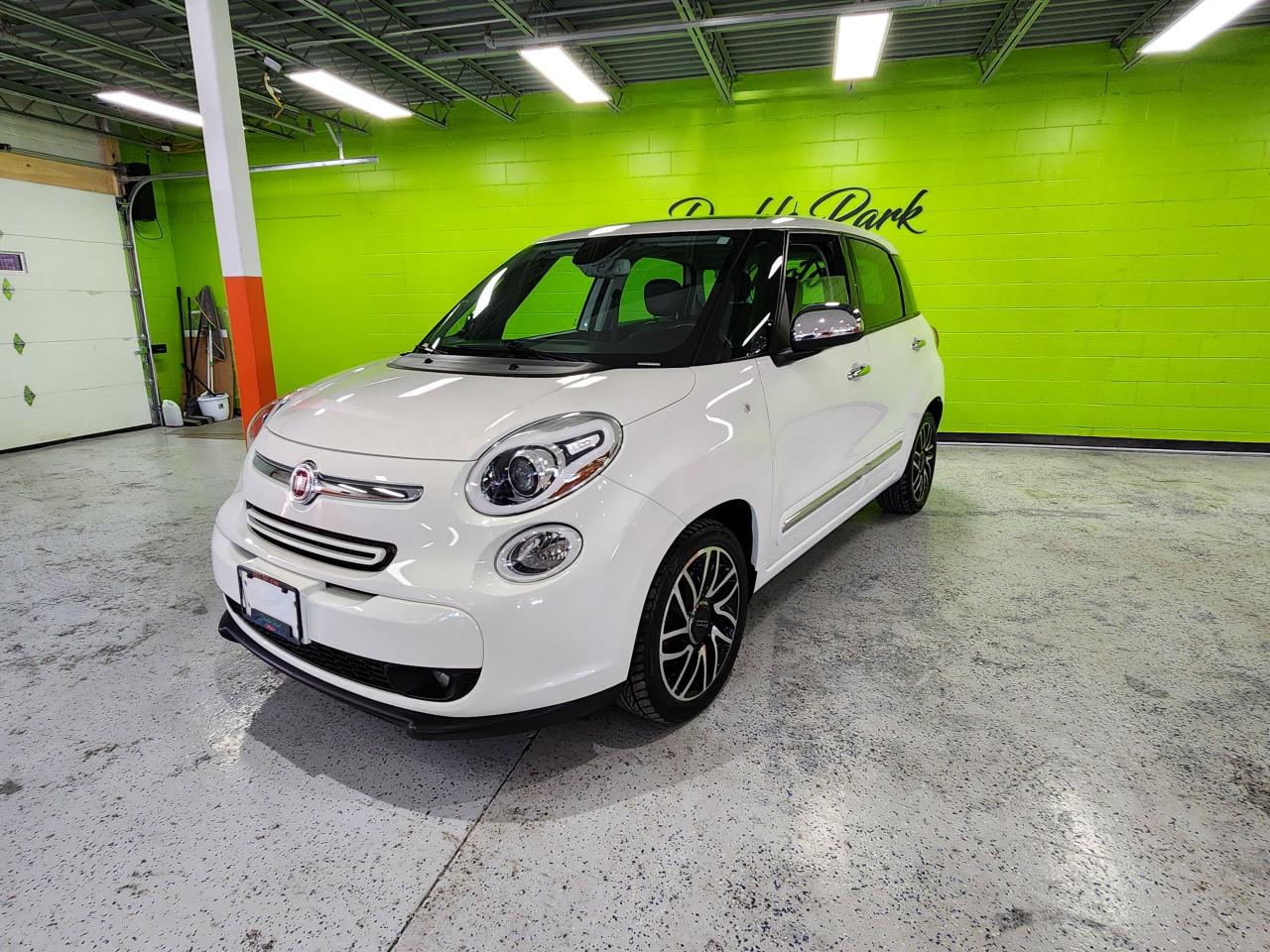 2014 Fiat 500L Lounge Sunroof Leather Rear Cam Heated Seats - Photo #15