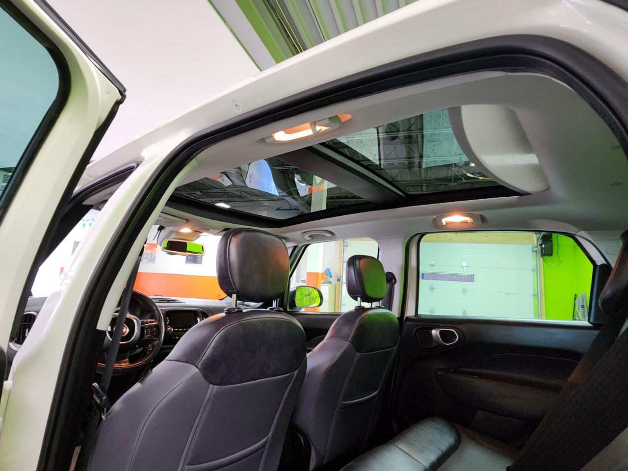 2014 Fiat 500L Lounge Sunroof Leather Rear Cam Heated Seats - Photo #25