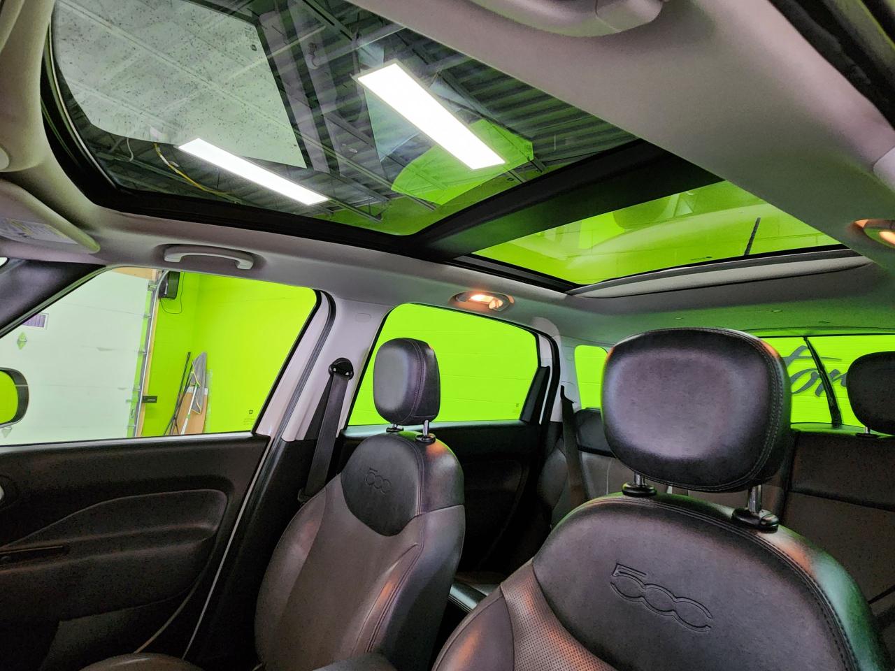 2014 Fiat 500L Lounge Sunroof Leather Rear Cam Heated Seats - Photo #24