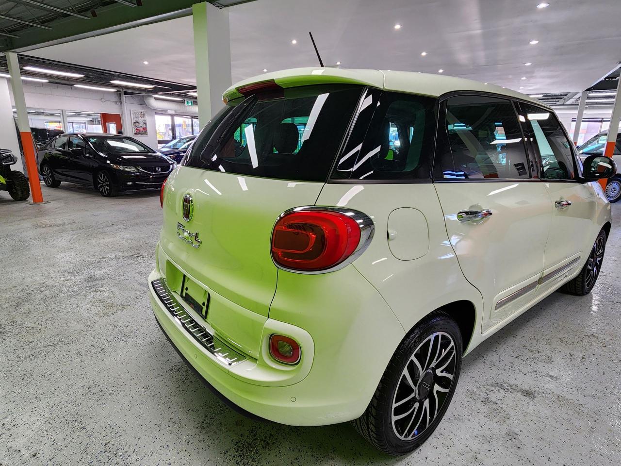 2014 Fiat 500L Lounge Sunroof Leather Rear Cam Heated Seats - Photo #11