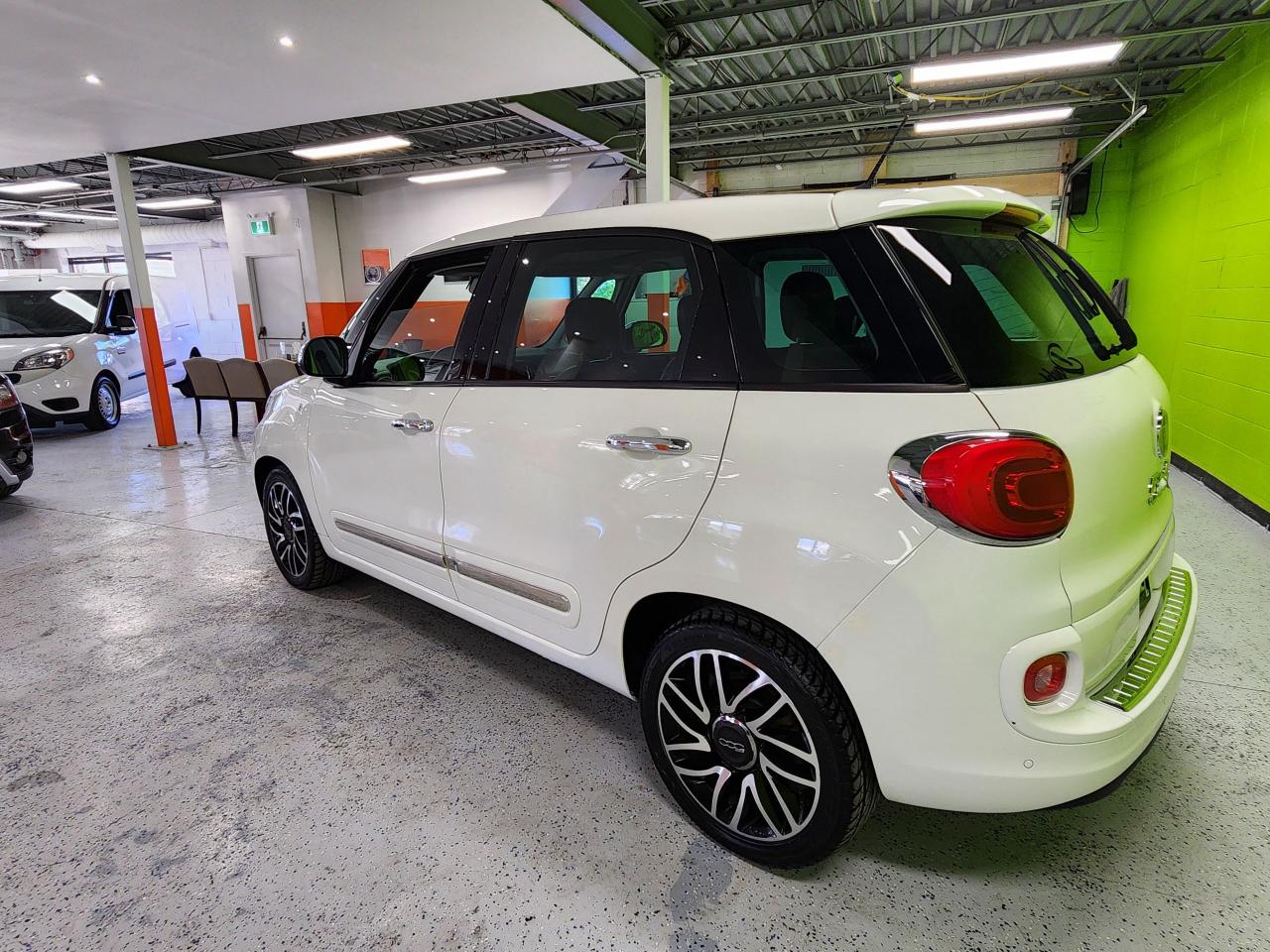 2014 Fiat 500L Lounge Sunroof Leather Rear Cam Heated Seats - Photo #14