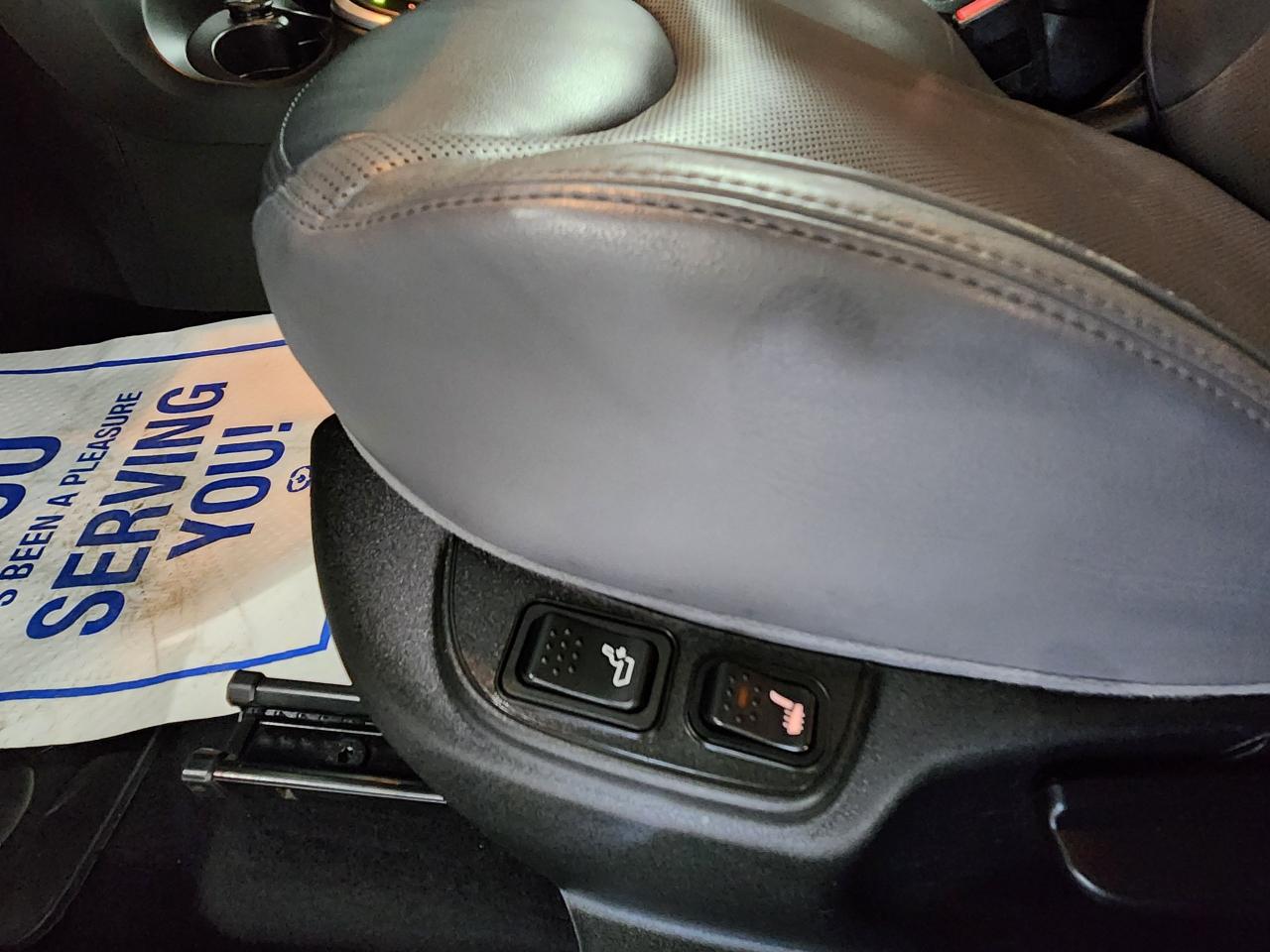 2014 Fiat 500L Lounge Sunroof Leather Rear Cam Heated Seats - Photo #28
