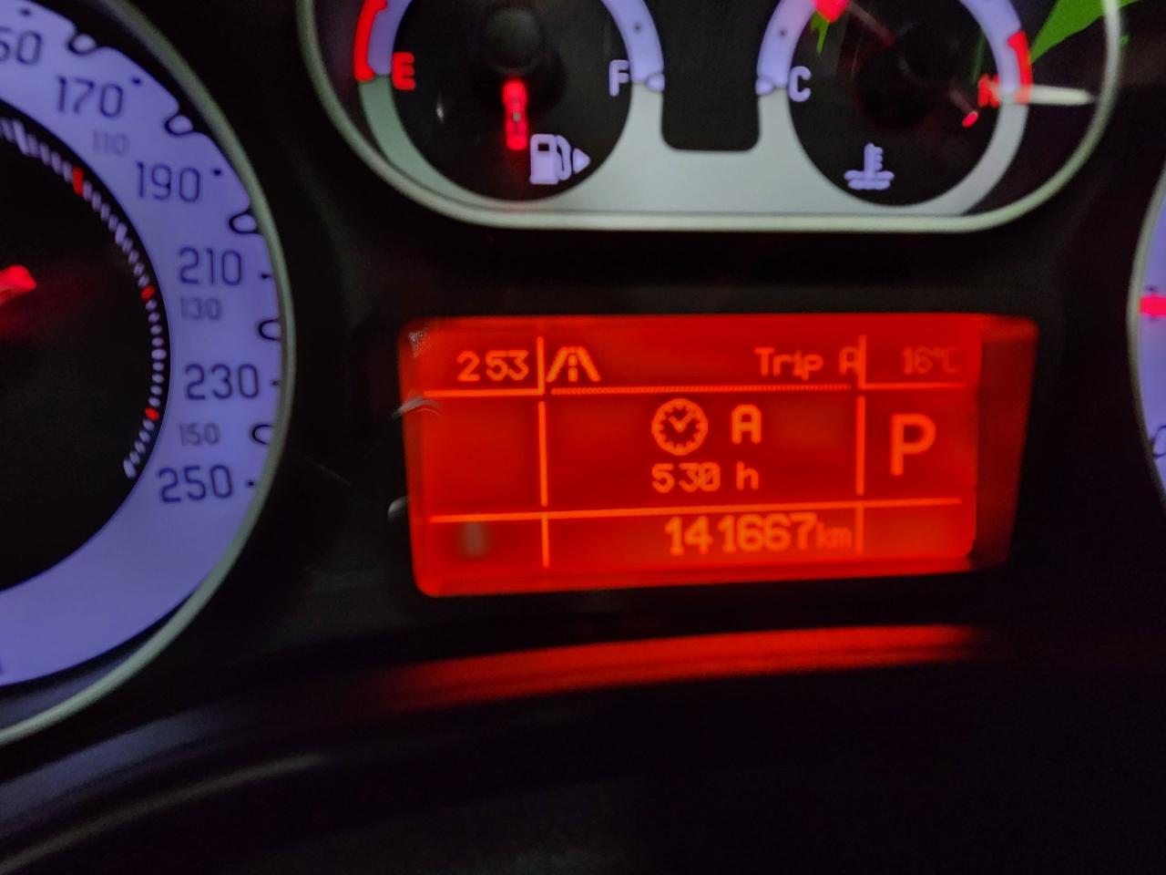 2014 Fiat 500L Lounge Sunroof Leather Rear Cam Heated Seats - Photo #35