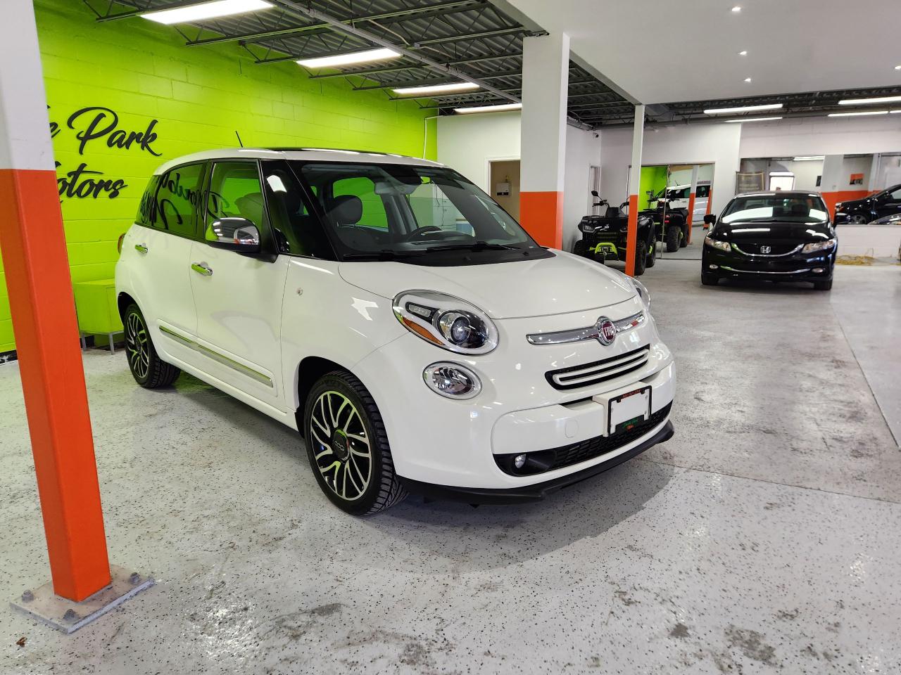 2014 Fiat 500L Lounge Sunroof Leather Rear Cam Heated Seats - Photo #6