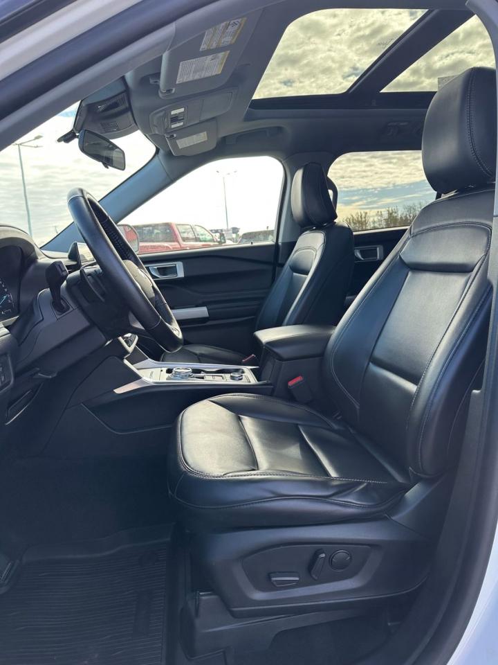 2021 Ford Explorer XLT 4WD Photo