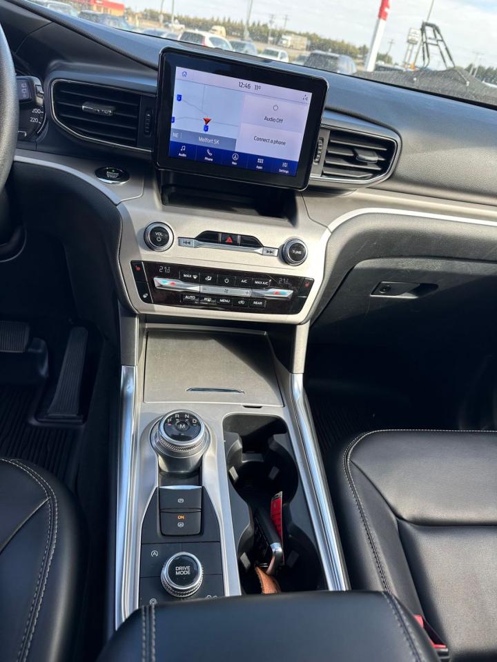 2021 Ford Explorer XLT 4WD Photo