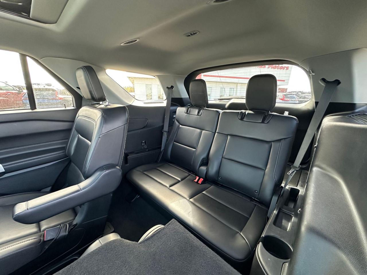 2021 Ford Explorer XLT 4WD Photo