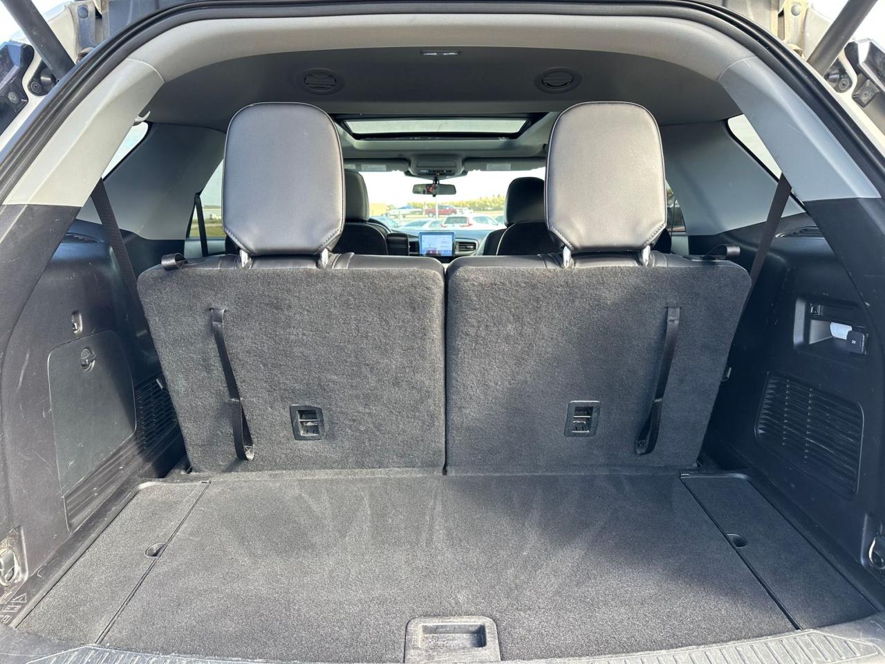 2021 Ford Explorer XLT 4WD Photo