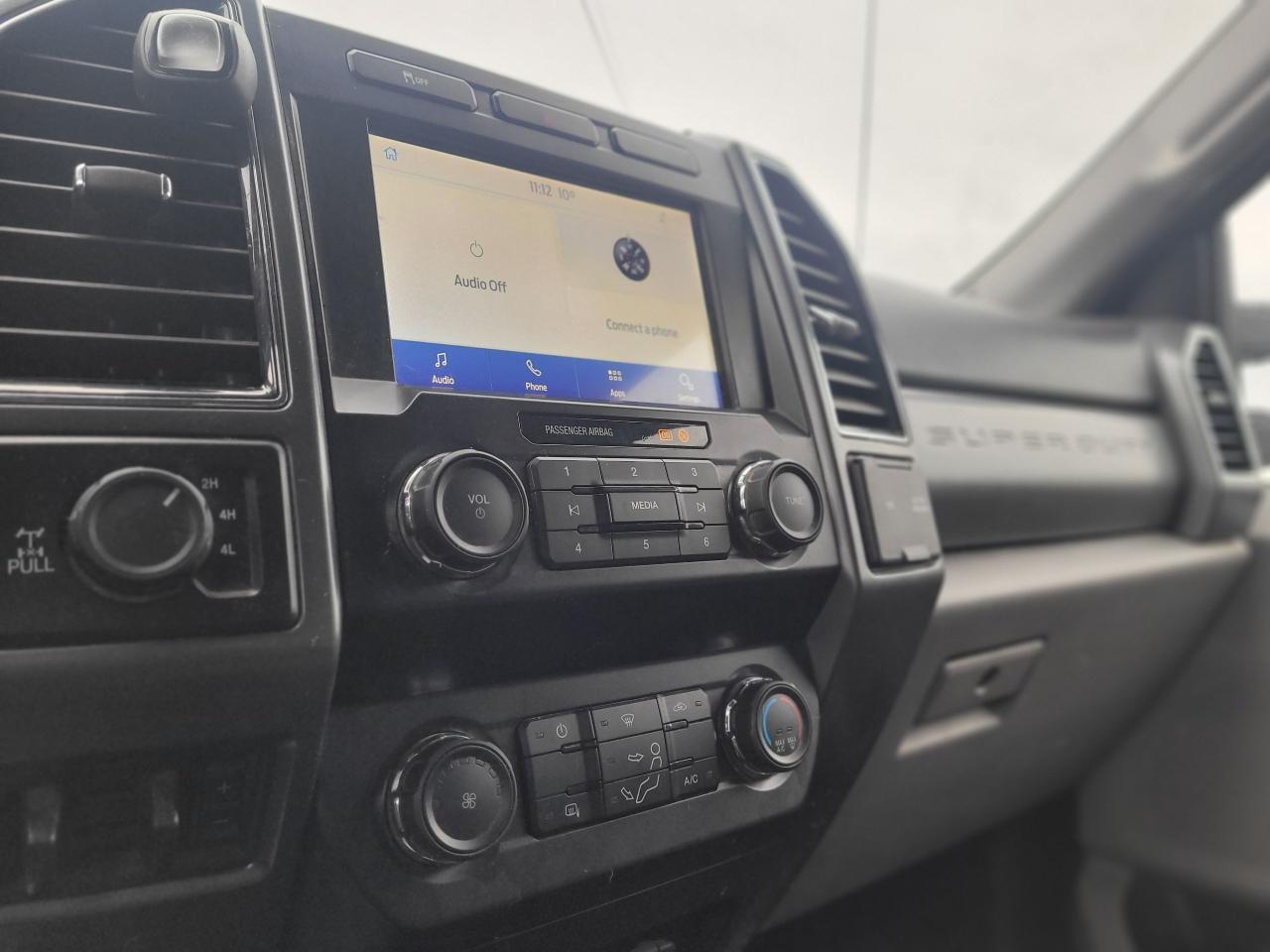 2020 Ford F-250 Super Duty XLT 4X4 SUPERCREW W/ 8FT BOX Photo5