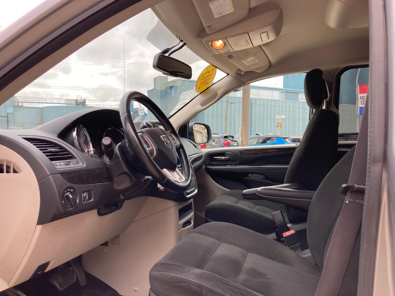 2015 Dodge Grand Caravan SXT - Photo #12