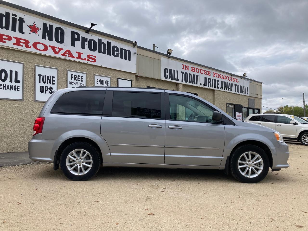 2015 Dodge Grand Caravan SXT - Photo #2