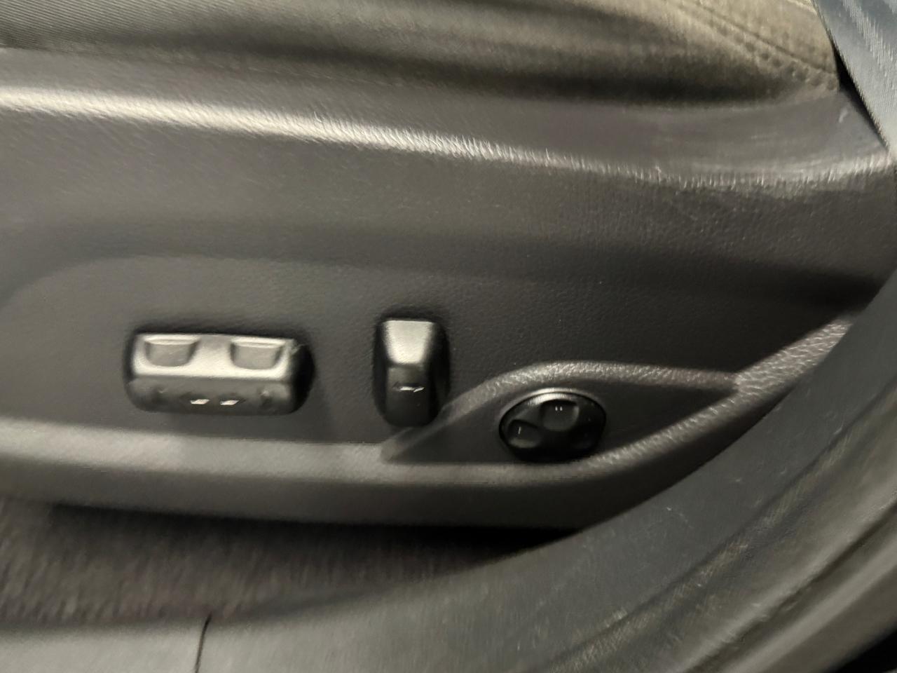 2017 Hyundai Santa Fe Sport Premium+Camera+Bluetooth+LOW KMS+CLEAN CARFAX Photo