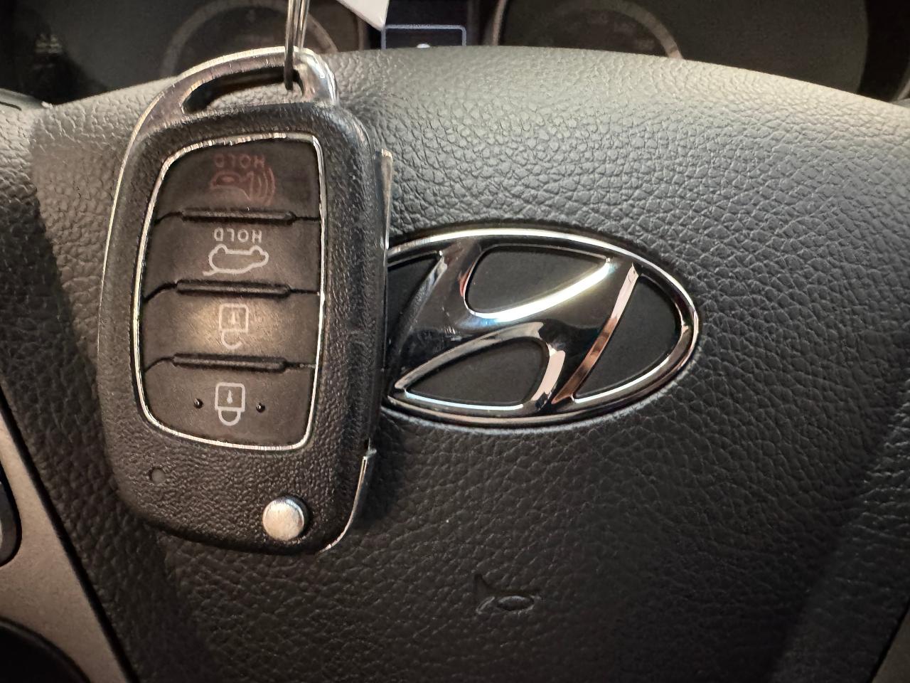 2017 Hyundai Santa Fe Sport Premium+Camera+Bluetooth+LOW KMS+CLEAN CARFAX Photo73