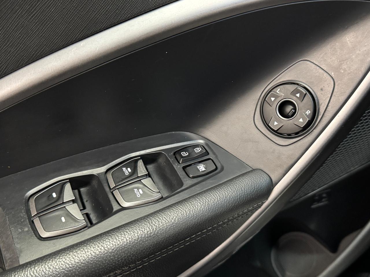 2017 Hyundai Santa Fe Sport Premium+Camera+Bluetooth+LOW KMS+CLEAN CARFAX Photo