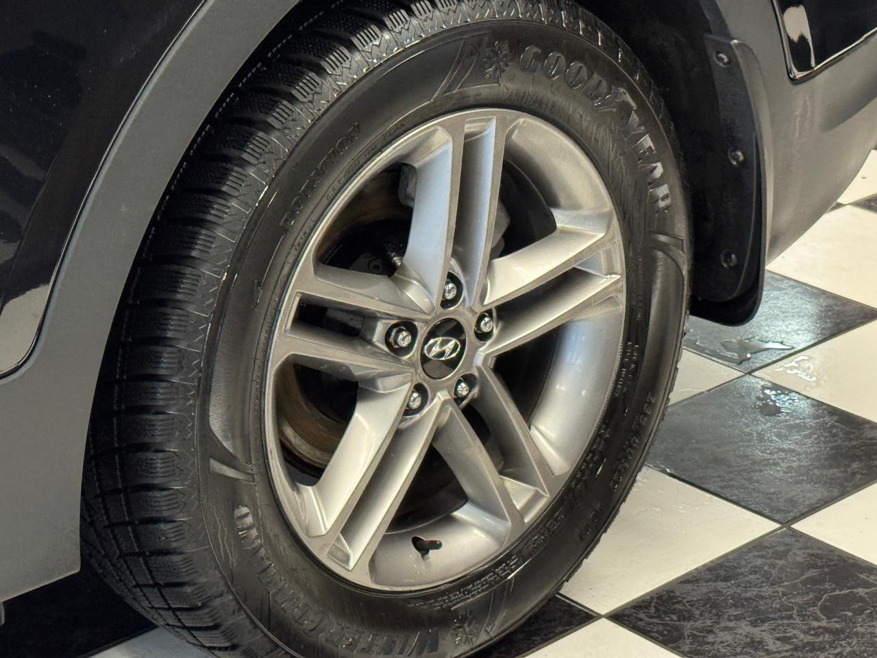 2017 Hyundai Santa Fe Sport Premium+Camera+Bluetooth+LOW KMS+CLEAN CARFAX Photo