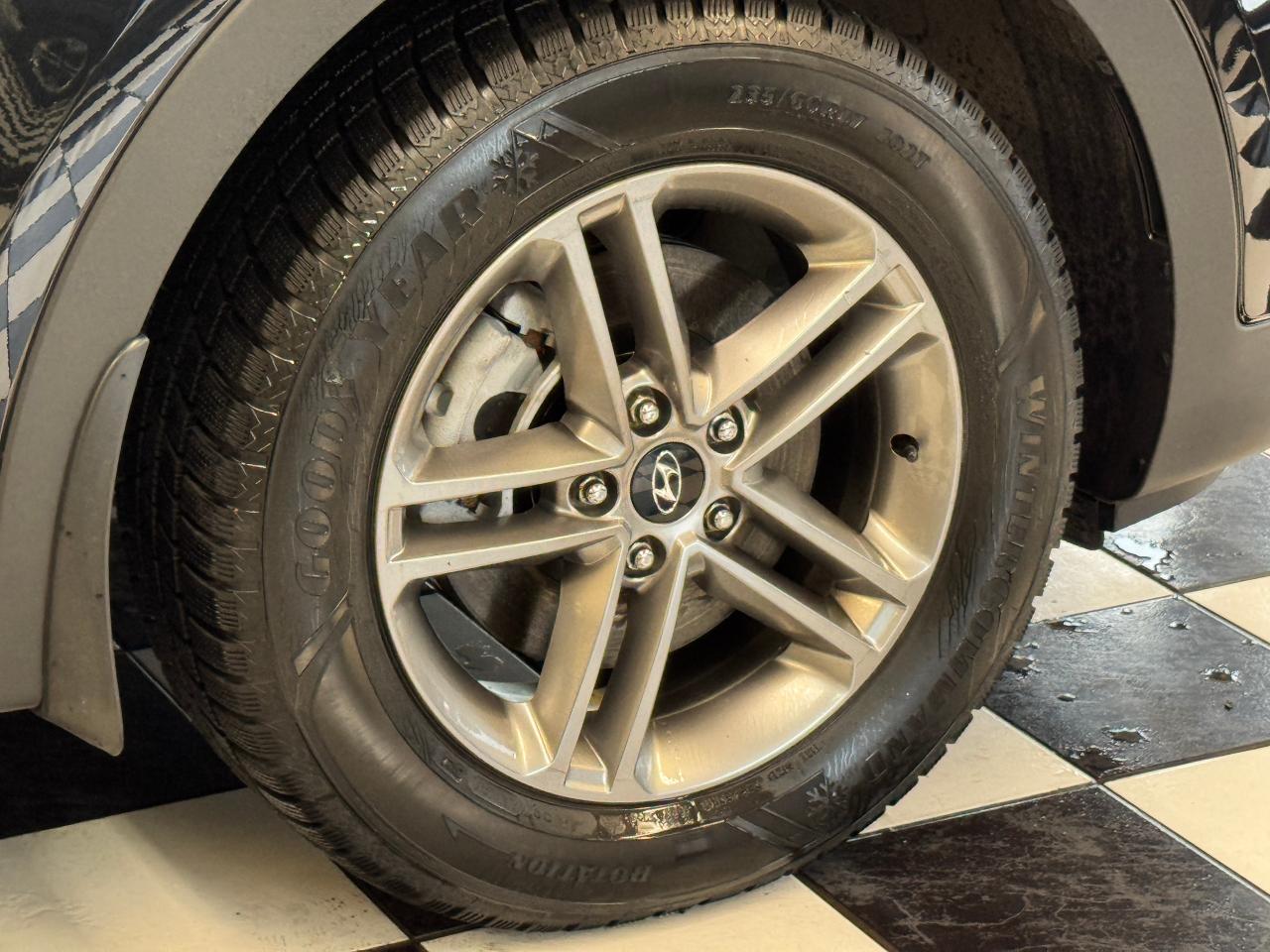 2017 Hyundai Santa Fe Sport Premium+Camera+Bluetooth+LOW KMS+CLEAN CARFAX Photo