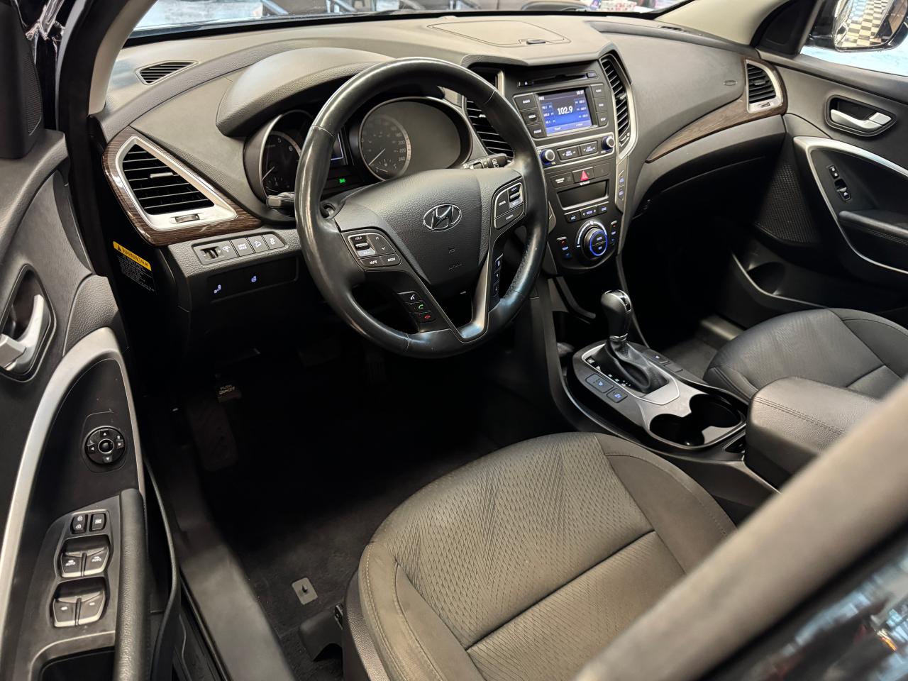 2017 Hyundai Santa Fe Sport Premium+Camera+Bluetooth+LOW KMS+CLEAN CARFAX Photo