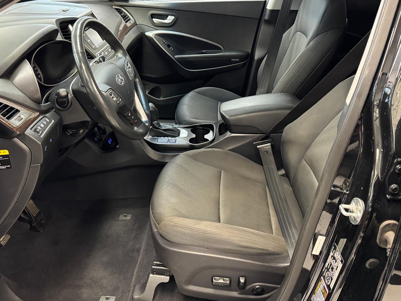 2017 Hyundai Santa Fe Sport Premium+Camera+Bluetooth+LOW KMS+CLEAN CARFAX Photo