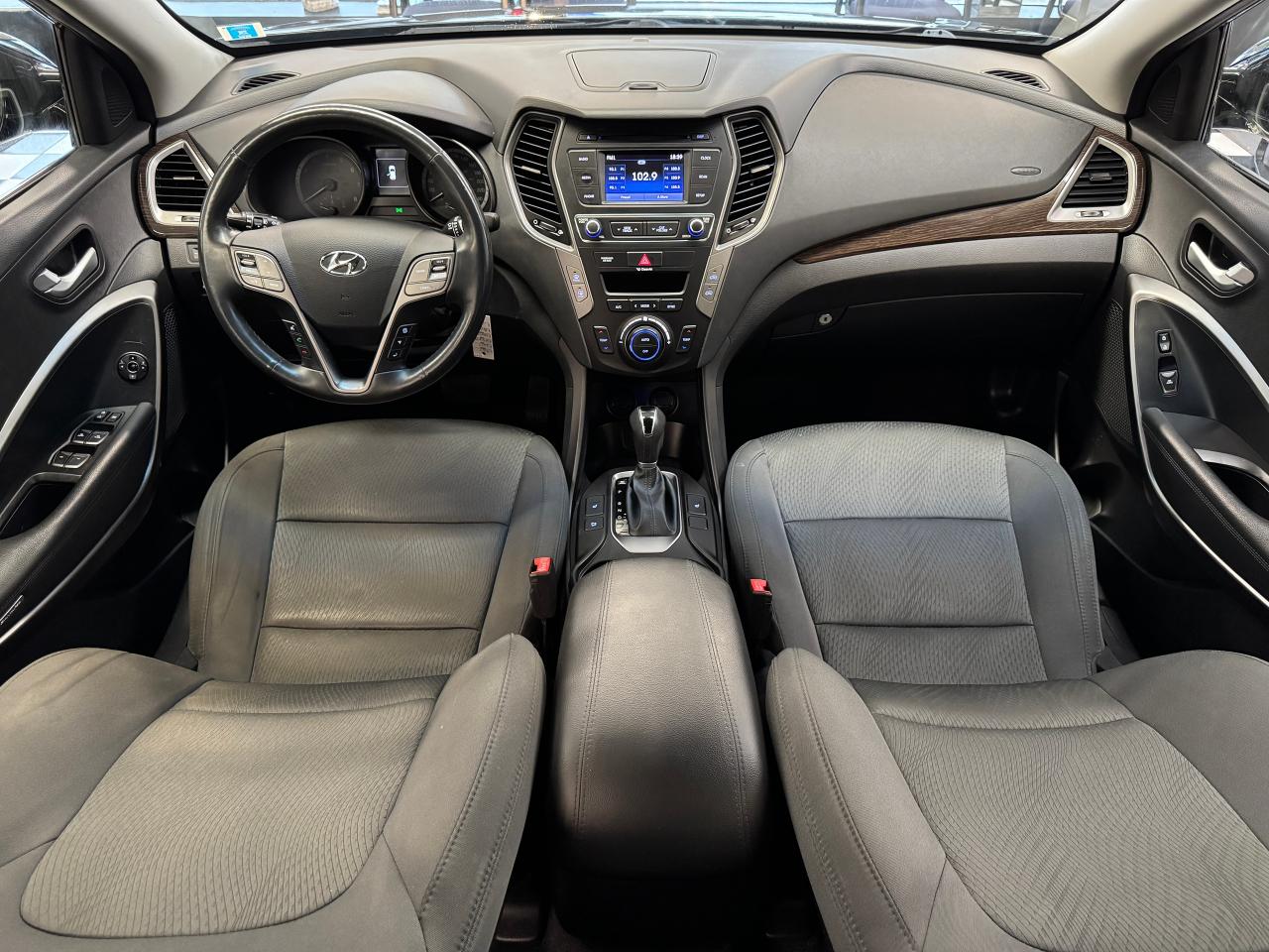 2017 Hyundai Santa Fe Sport Premium+Camera+Bluetooth+LOW KMS+CLEAN CARFAX Photo2