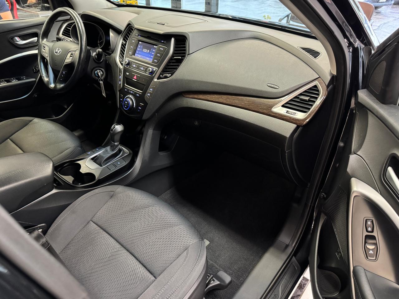 2017 Hyundai Santa Fe Sport Premium+Camera+Bluetooth+LOW KMS+CLEAN CARFAX Photo
