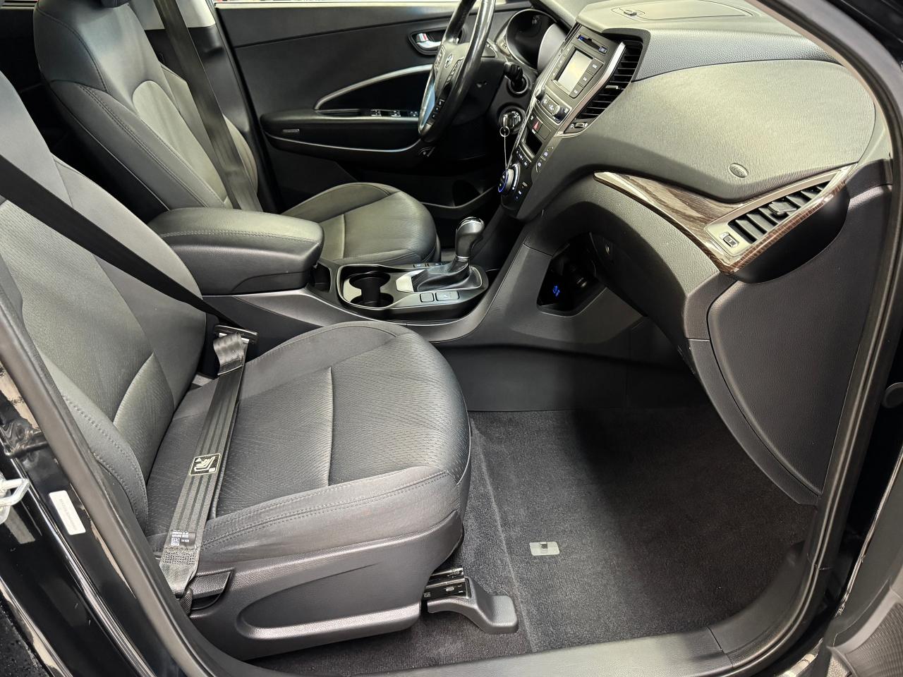 2017 Hyundai Santa Fe Sport Premium+Camera+Bluetooth+LOW KMS+CLEAN CARFAX Photo