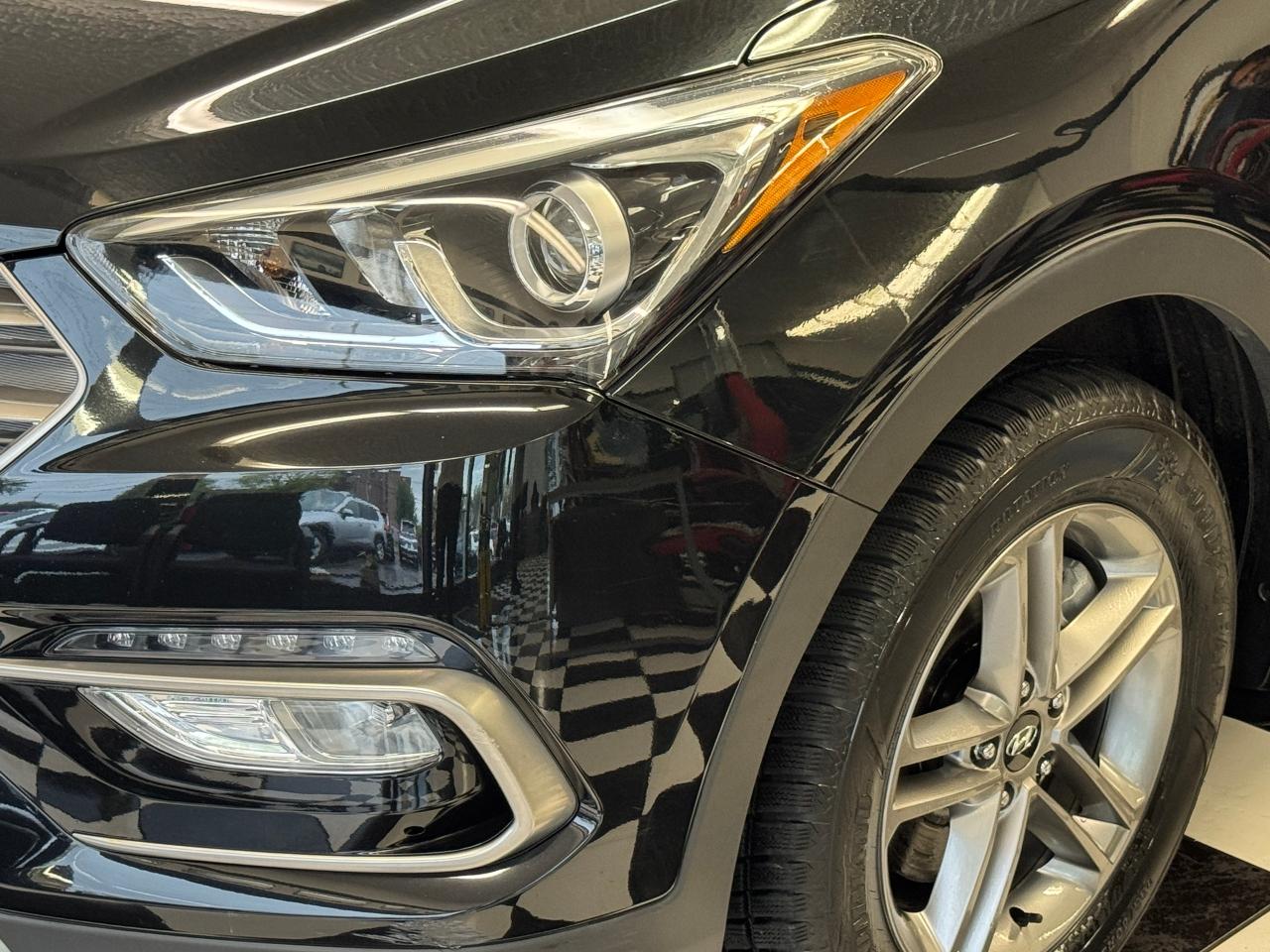 2017 Hyundai Santa Fe Sport Premium+Camera+Bluetooth+LOW KMS+CLEAN CARFAX Photo