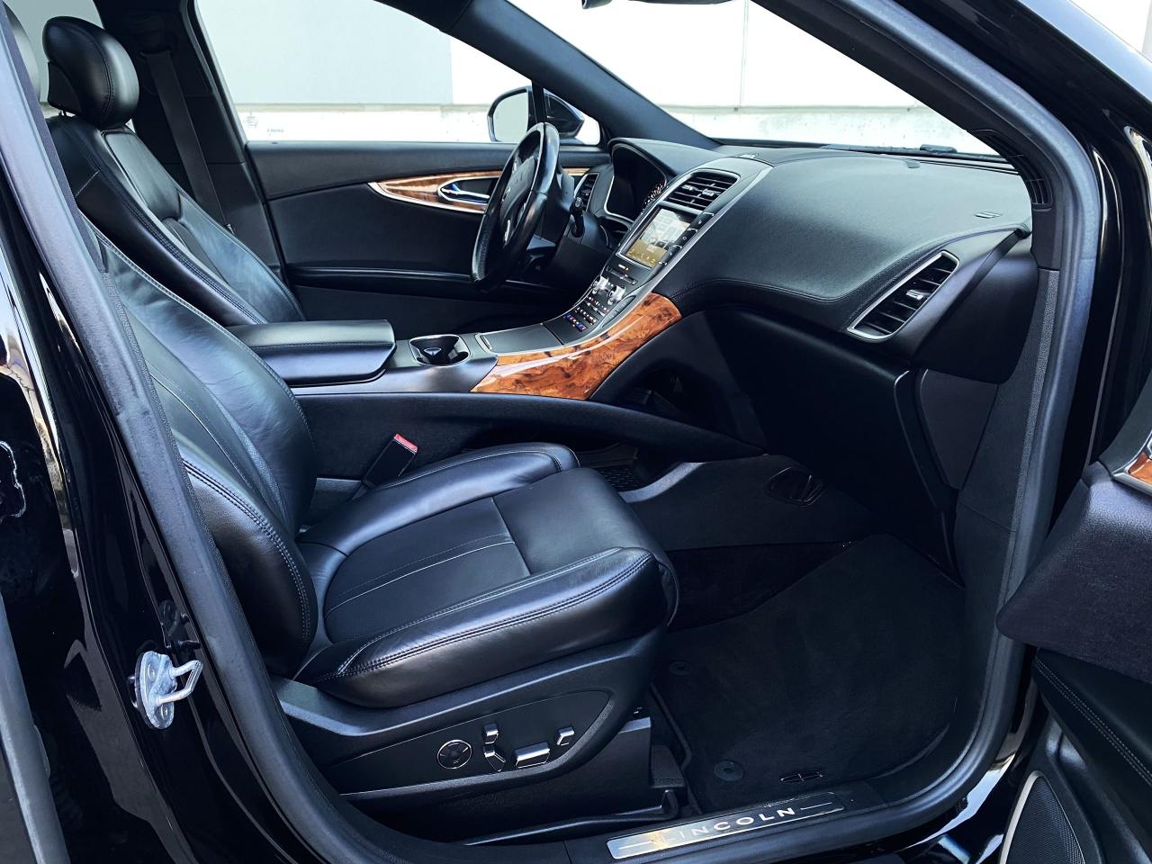 2016 Lincoln MKX RESERVE-AWD-NAV-360 CAM-PANO ROOF-1 OWNER - Photo #19