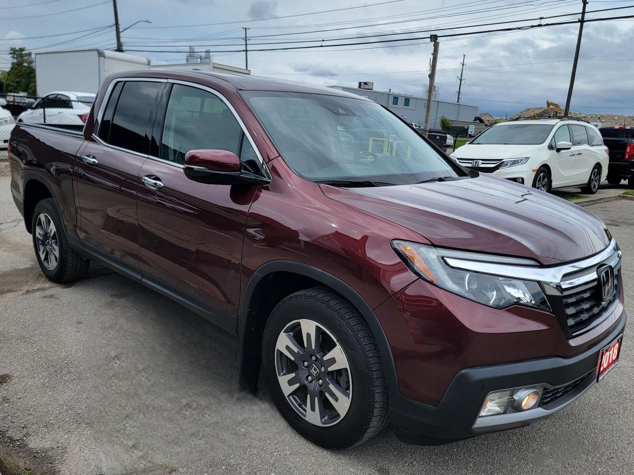 2018 Honda Ridgeline TOURING Photo2