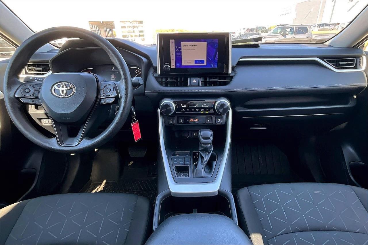 2023 Toyota RAV4 LE Photo