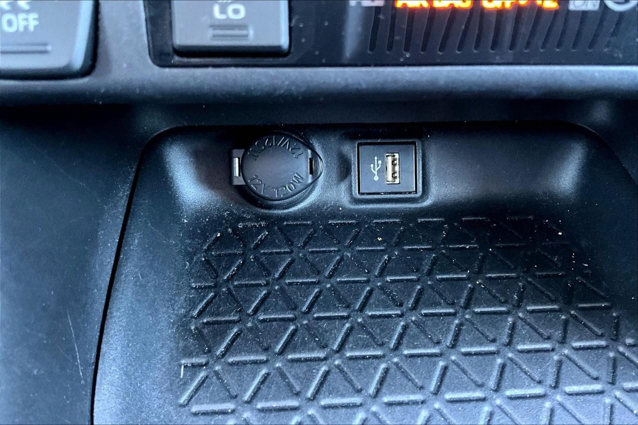 2023 Toyota RAV4 LE Photo