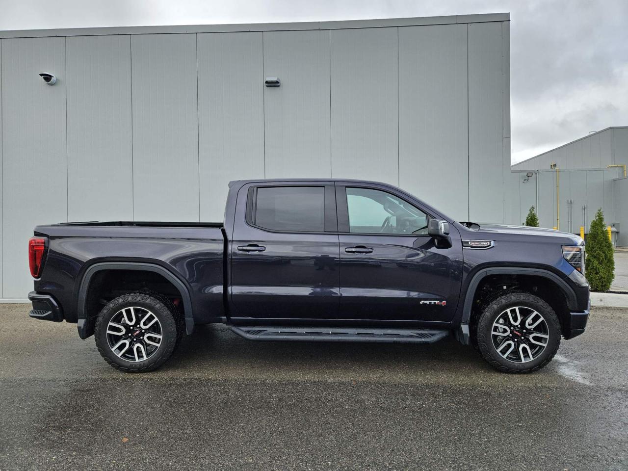 2024 GMC Sierra 1500 AT4 One Owner | Premium | Sunroof | Technology Package | 20" Wheels Photo4