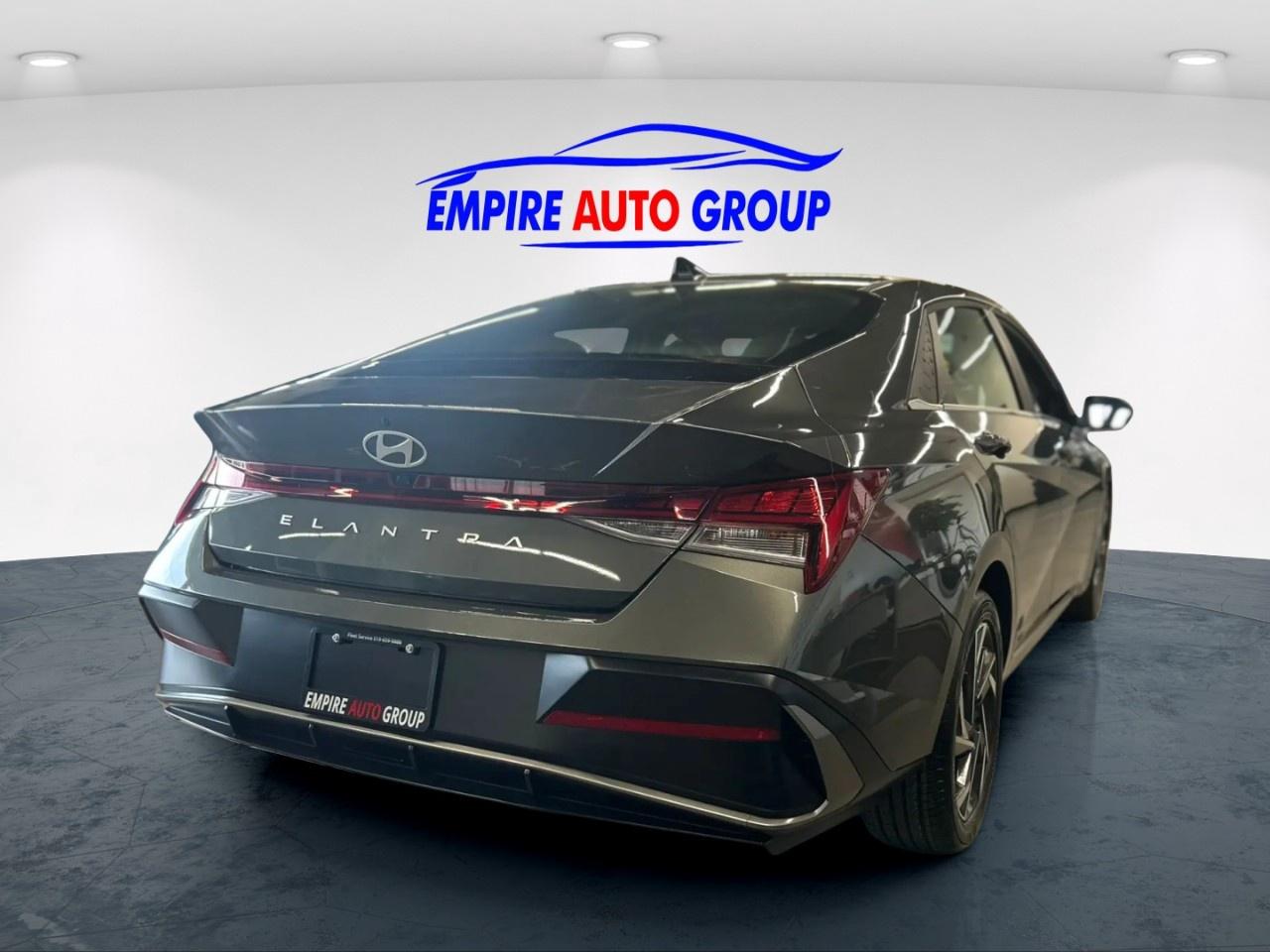 2025 Hyundai Elantra EXL Photo