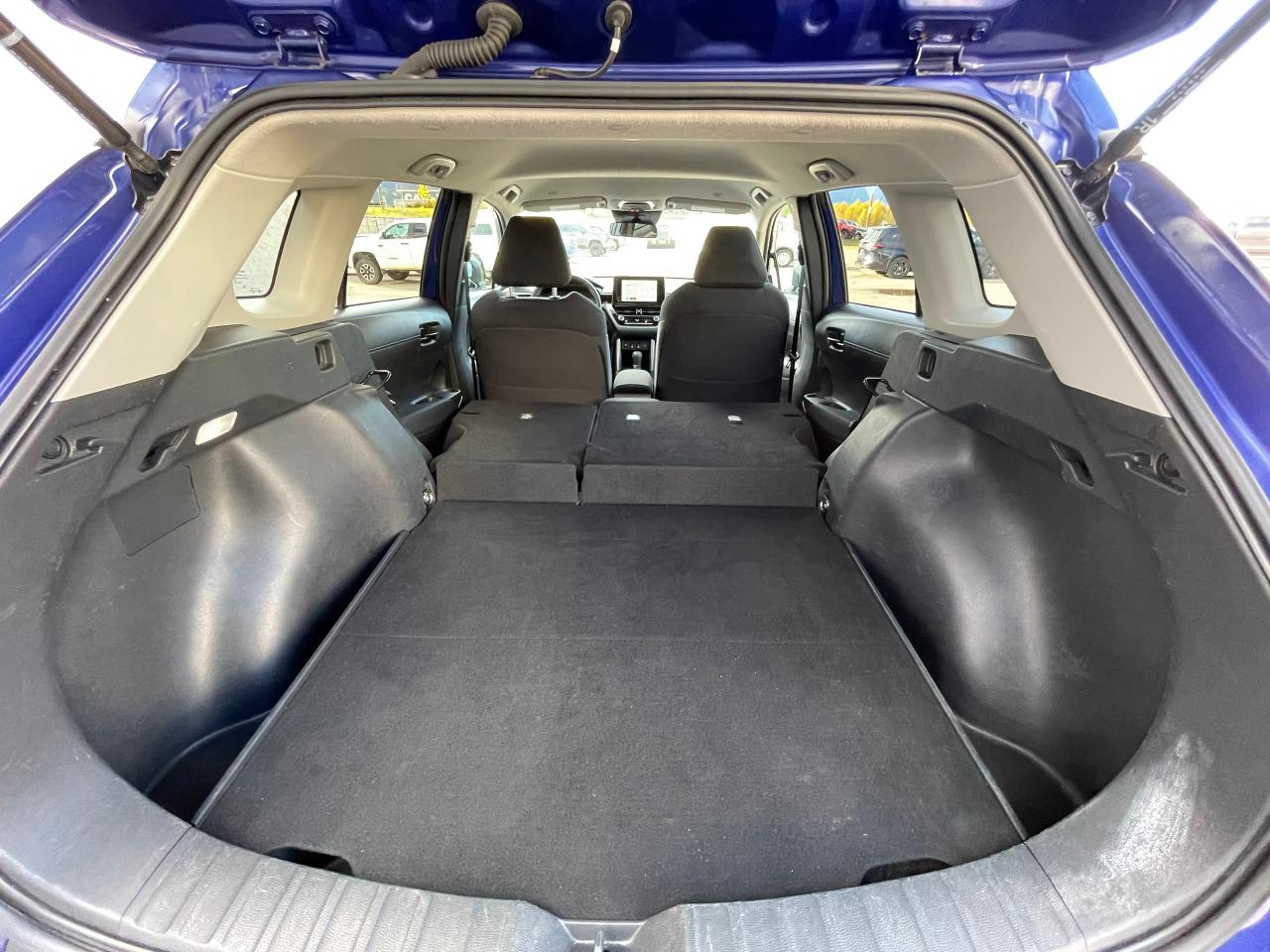 2023 Toyota Corolla Cross LE Photo