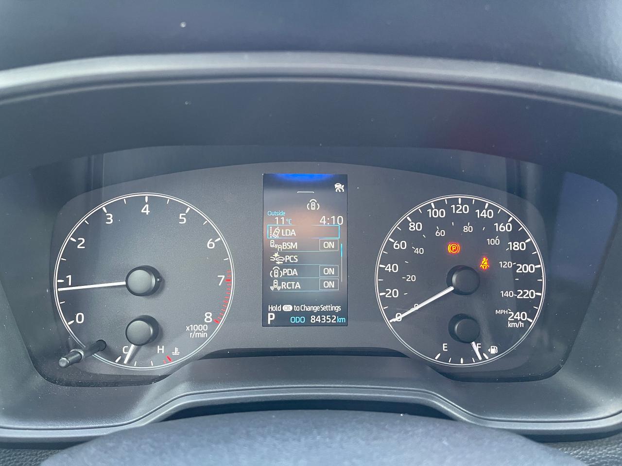 2023 Toyota Corolla Cross LE Photo
