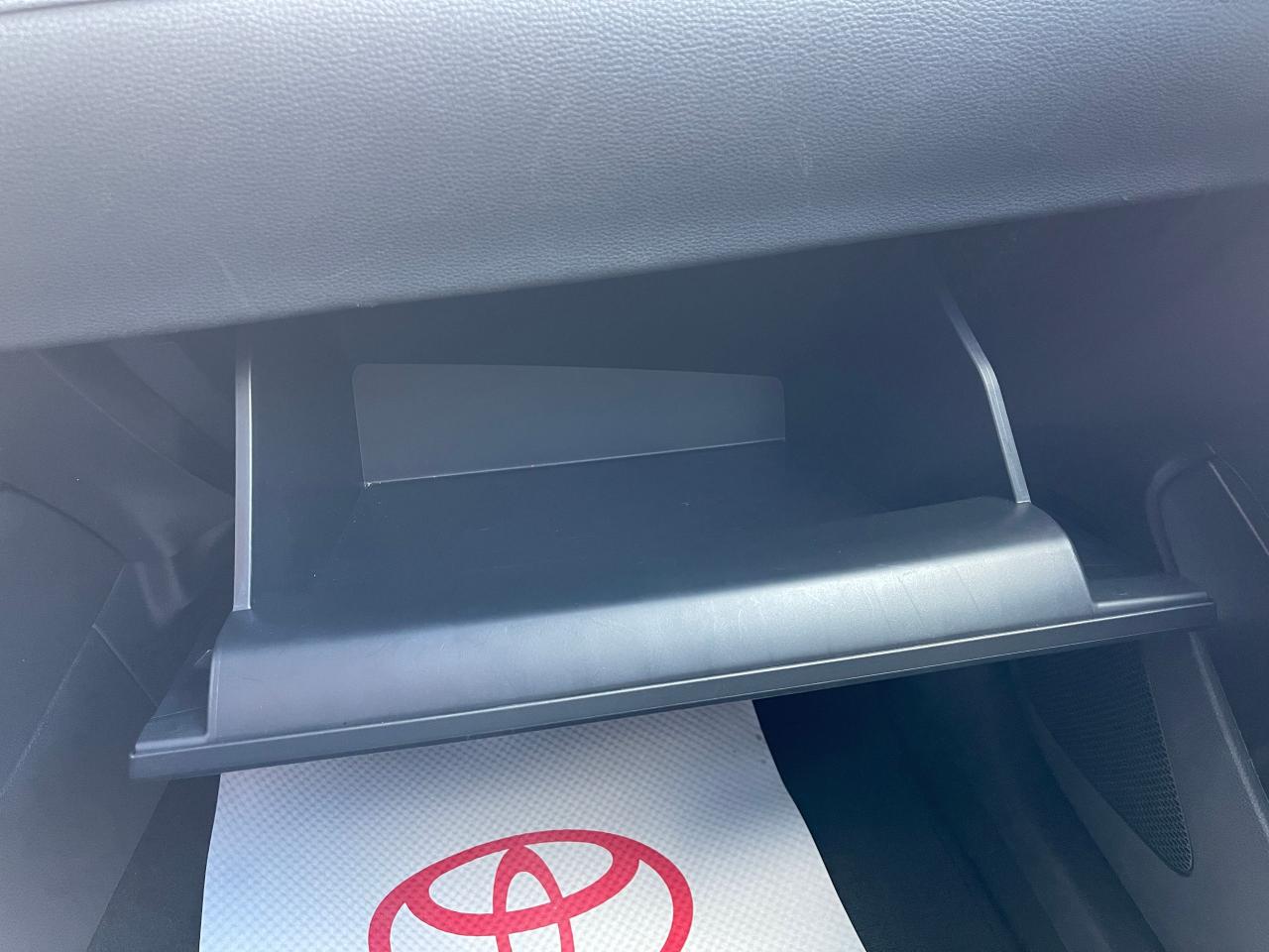 2023 Toyota Corolla Cross LE Photo