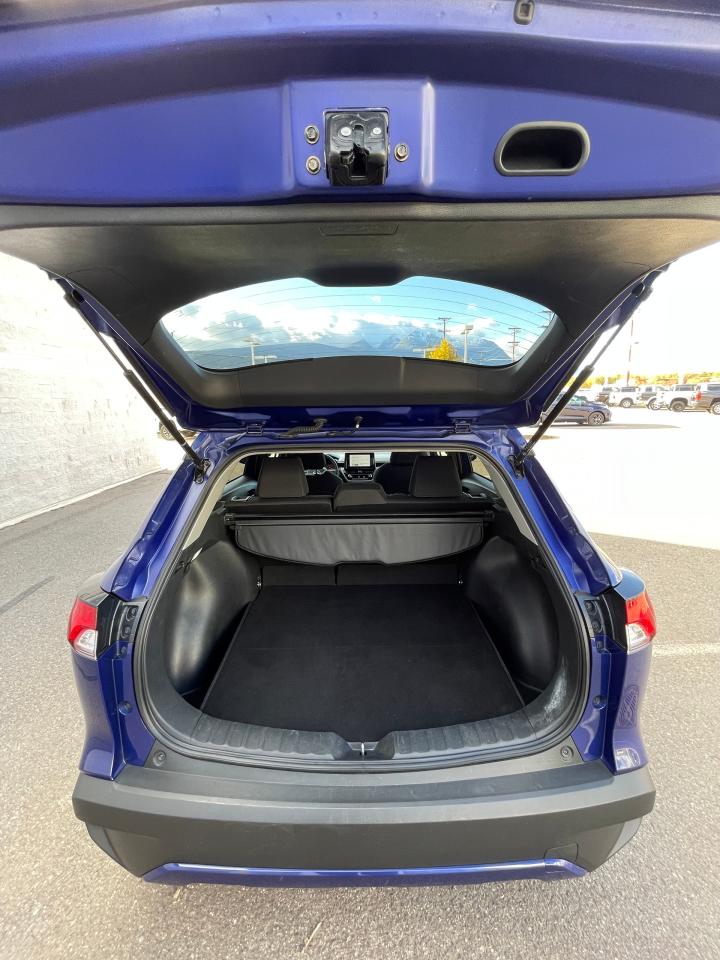 2023 Toyota Corolla Cross LE Photo