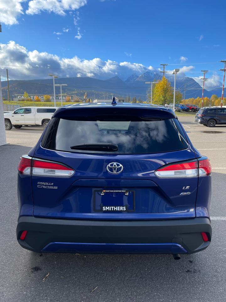 2023 Toyota Corolla Cross LE Photo