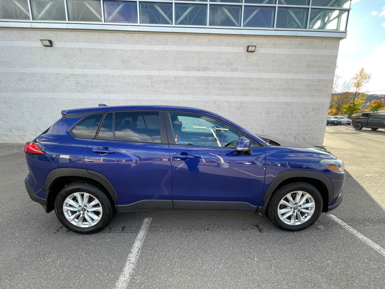 2023 Toyota Corolla Cross LE Photo