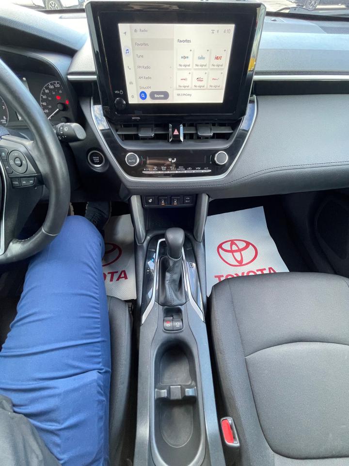 2023 Toyota Corolla Cross LE Photo