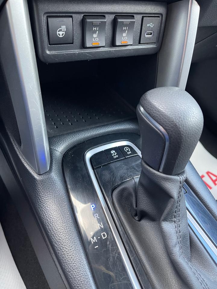 2023 Toyota Corolla Cross LE Photo