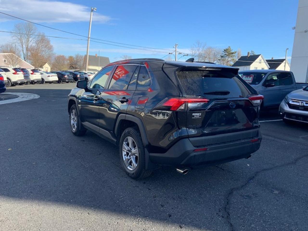 2023 Toyota RAV4 Hybrid XLE Photo